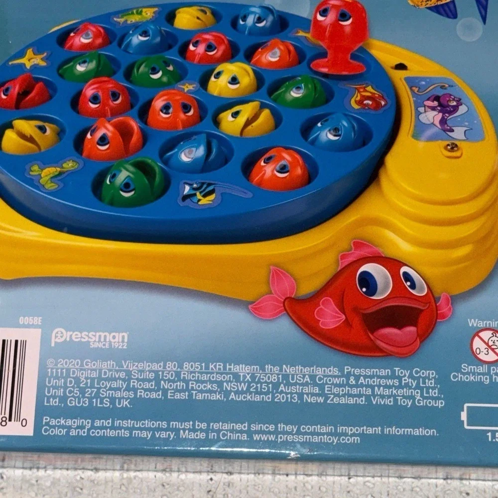 Pressman Let's Go Fishin' Game with Bonus Go Fish Card Game 21 Fish 4 Poles NEW